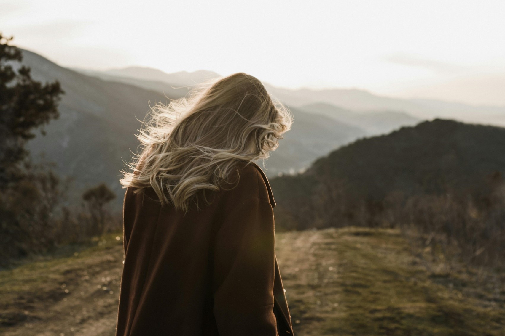 لذت آفلاین  بودن JOMO، غرق شدن در طبیعت، راهکار غلبه بر نوموفوبیا، فعالیت عمیق.